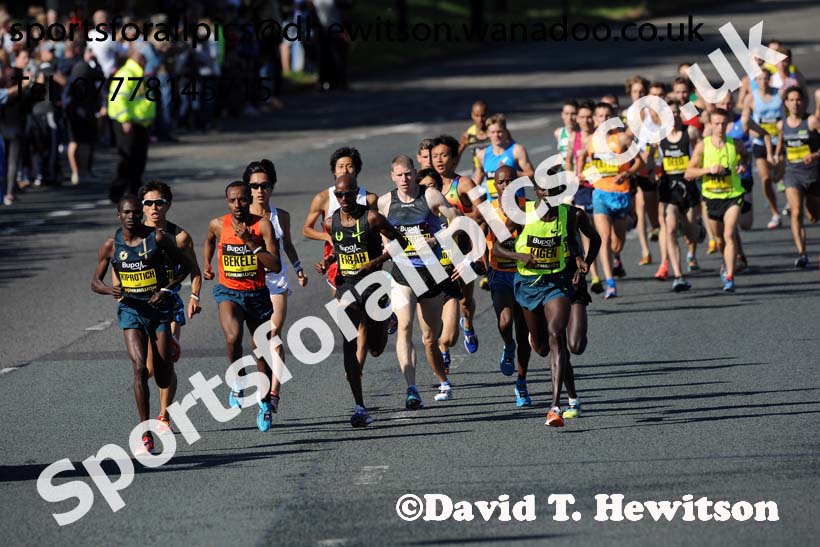 Soon after the start of the mens 2014 BUPA Great North Run. Photo: David T. Hewitson/Sports for All Pics